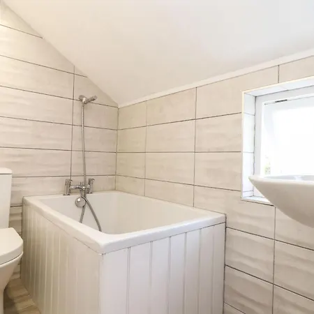 2 Chapel Place * Mousehole